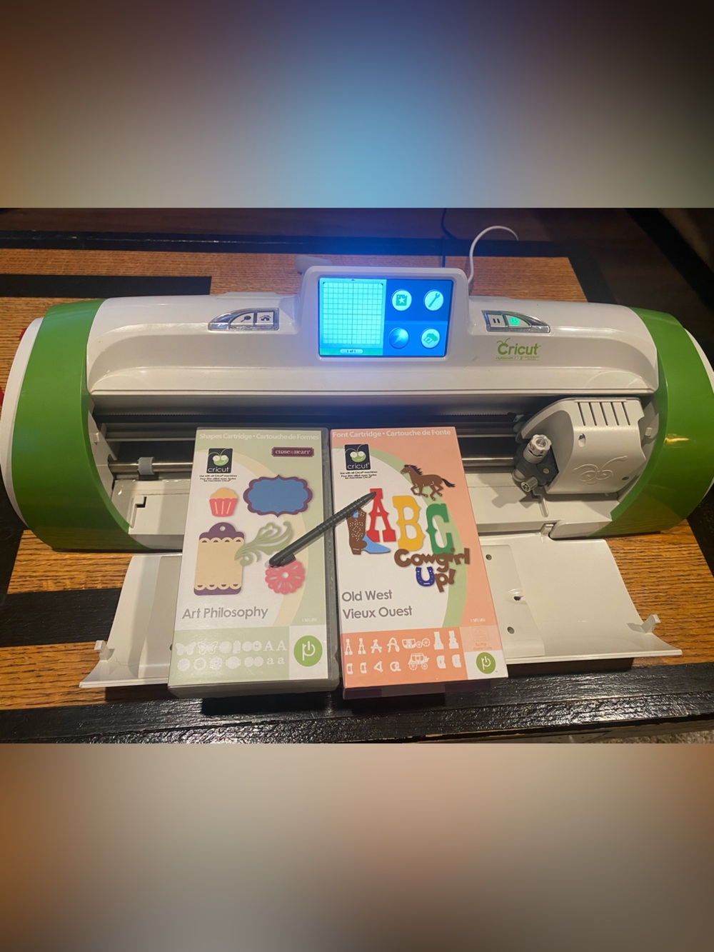 Cricut Electronic Cutting Machine in White and Lime Green